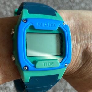 Shark Tide watch